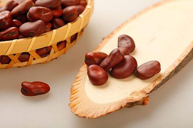 《胜利女神》与《生化危机》联动视频 吉尔英姿飒爽